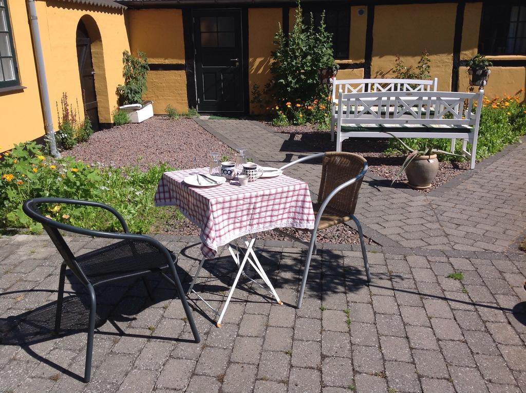 Dyrlev Bed & Breakfast Praesto Exterior photo