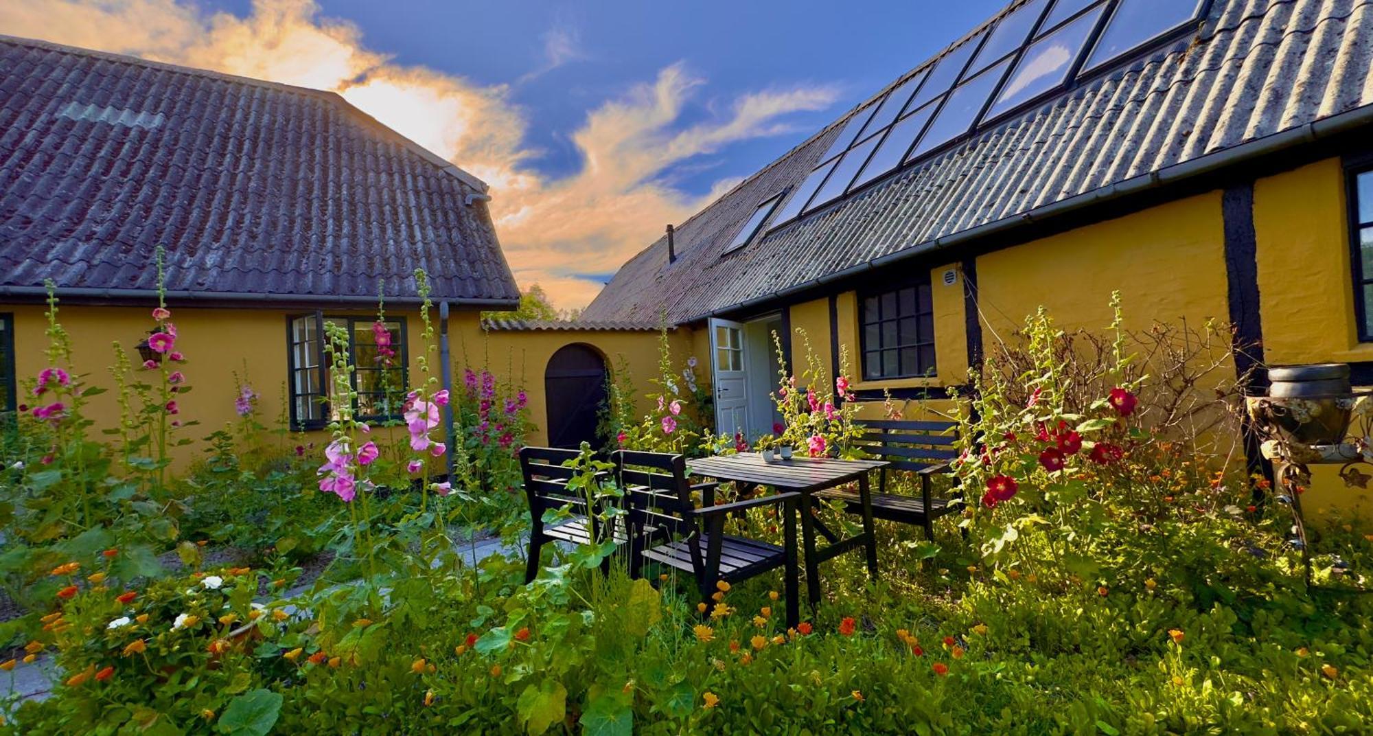 Dyrlev Bed & Breakfast Praesto Exterior photo