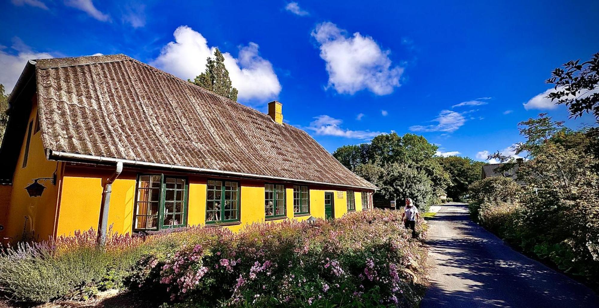 Dyrlev Bed & Breakfast Praesto Exterior photo
