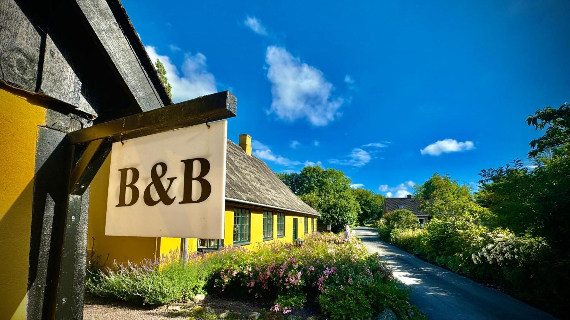 Dyrlev Bed & Breakfast Praesto Exterior photo